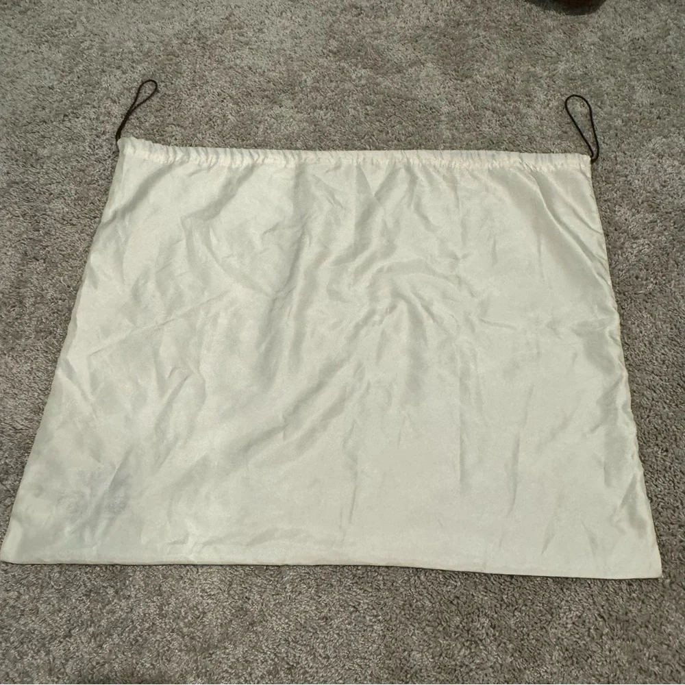 Like 🆕 Coach 23” x 19” vintage satin ivory large drawstring dust bag